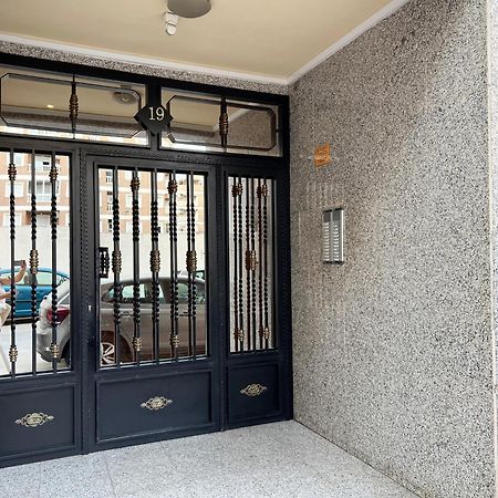 Nice And Central Apartment 또레비에하 외부 사진