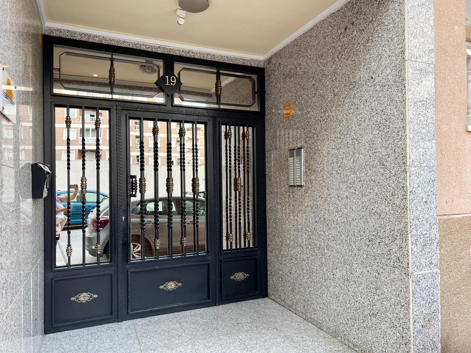 Nice And Central Apartment 또레비에하 외부 사진