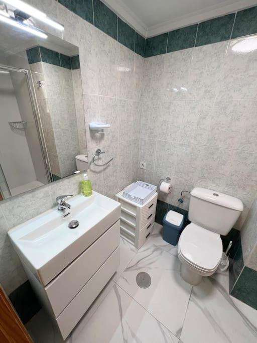 Nice And Central Apartment 또레비에하 외부 사진