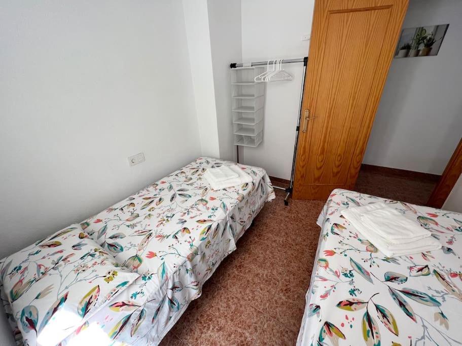 Nice And Central Apartment 또레비에하 외부 사진
